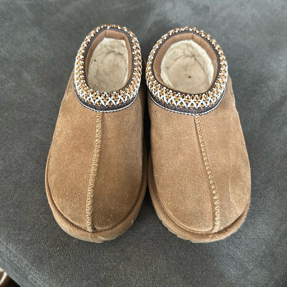 Ugg Tasman